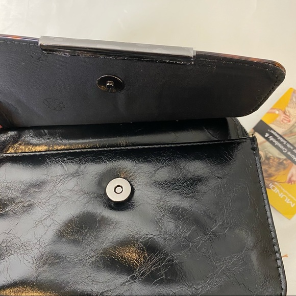 Mundi On the Move Crossbody & Hip Hugger - Picture 8 of 10